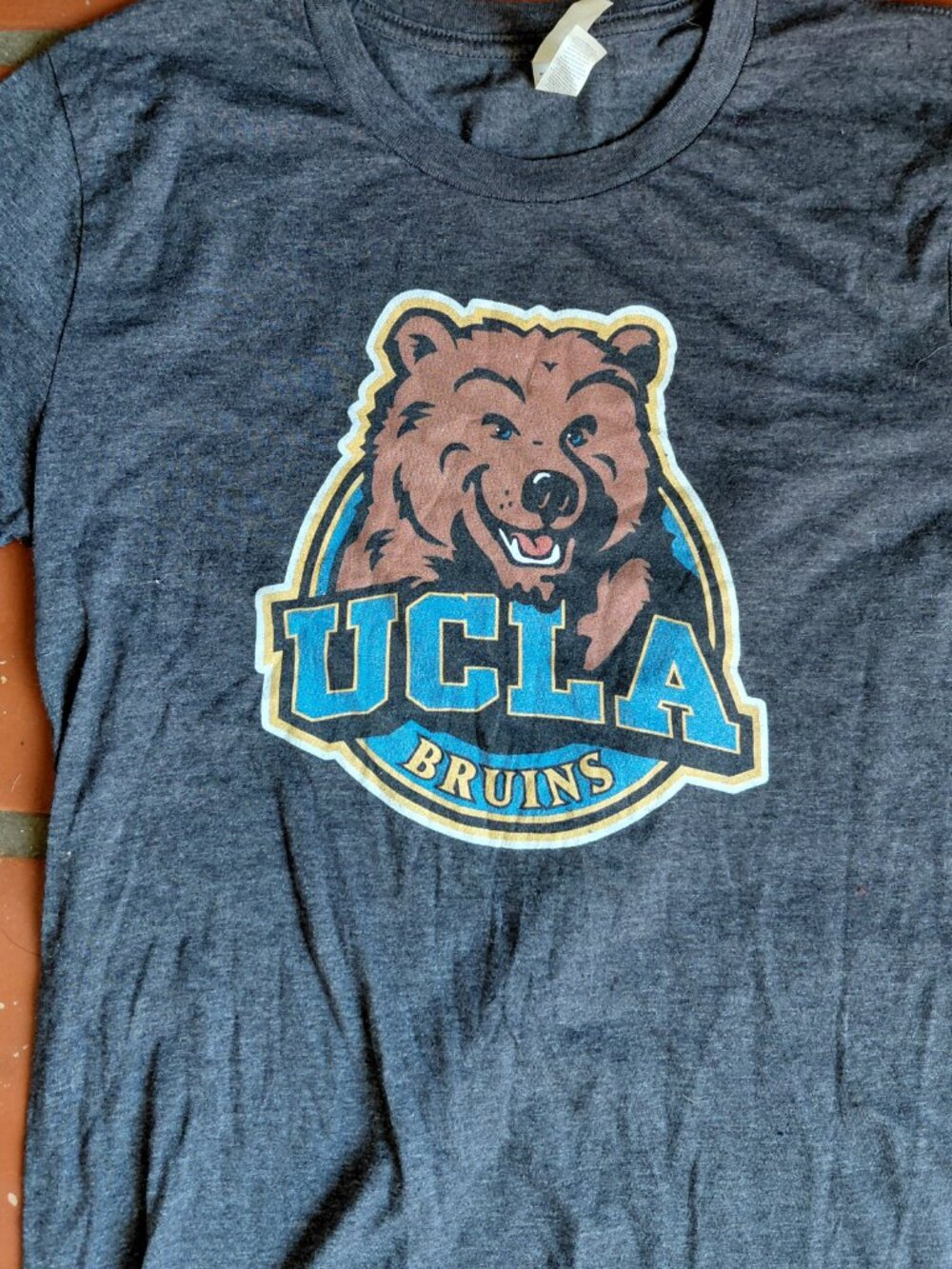 UCLA women's 100% cotton T-shirt - size small
